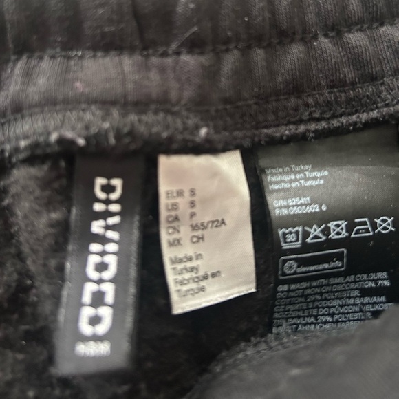 H&M Black Joggers with roses - Picture 2 of 3